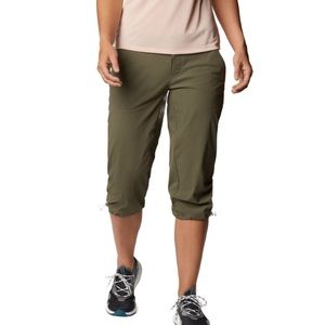 Columbia Omni Shade Army Green Cargo Capri Hiking Pants